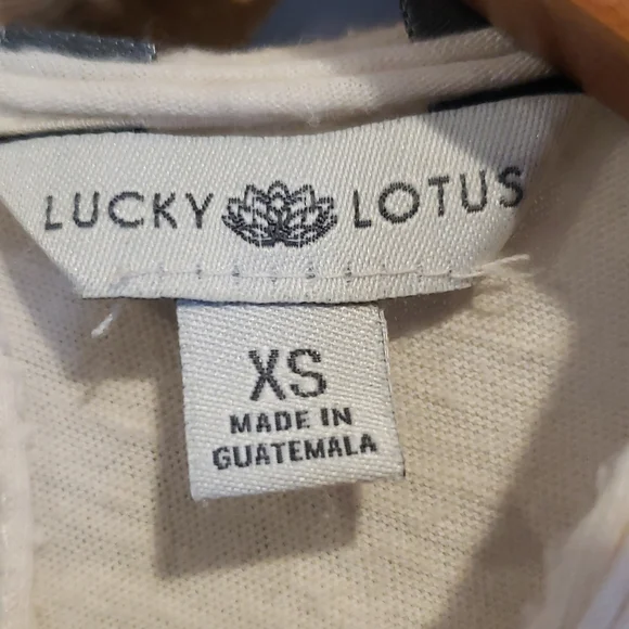 Lucky Lotus T-shirt - Picture 2 of 4